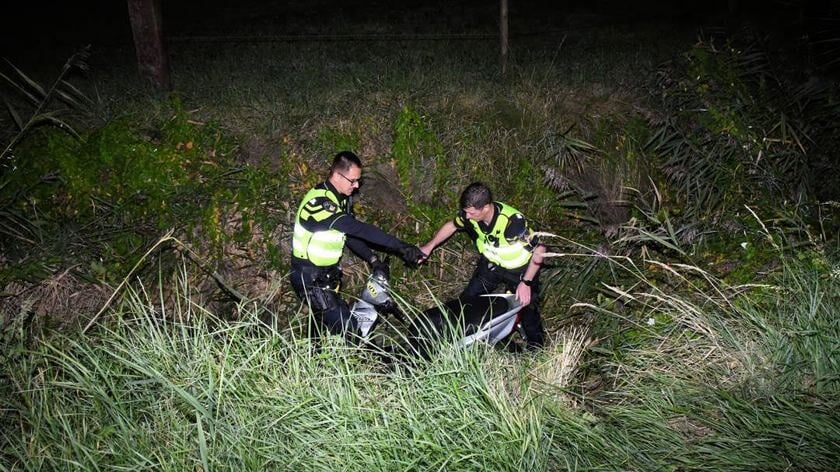 Jongen met scooter belandt onder invloed van alcohol in sloot