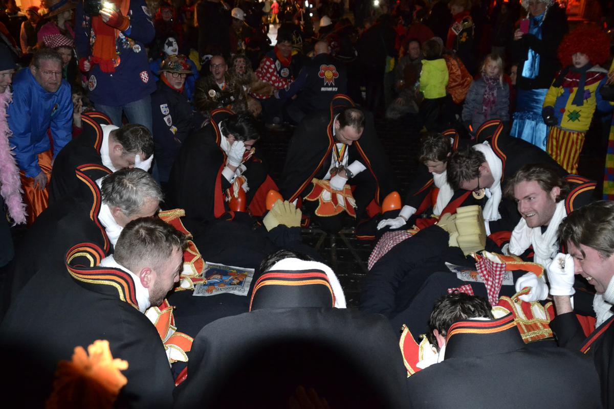 De verbranding van Kiske en Mieske ten teken dat het carnaval van 2016 er weer op zit.