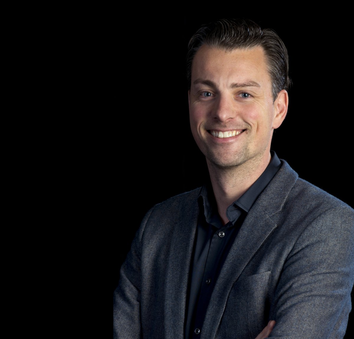 Arend Hardorff gaat van NHTV naar de Hotelschool in Den Haag. Daar wordt hij lid van het College van Bestuur.