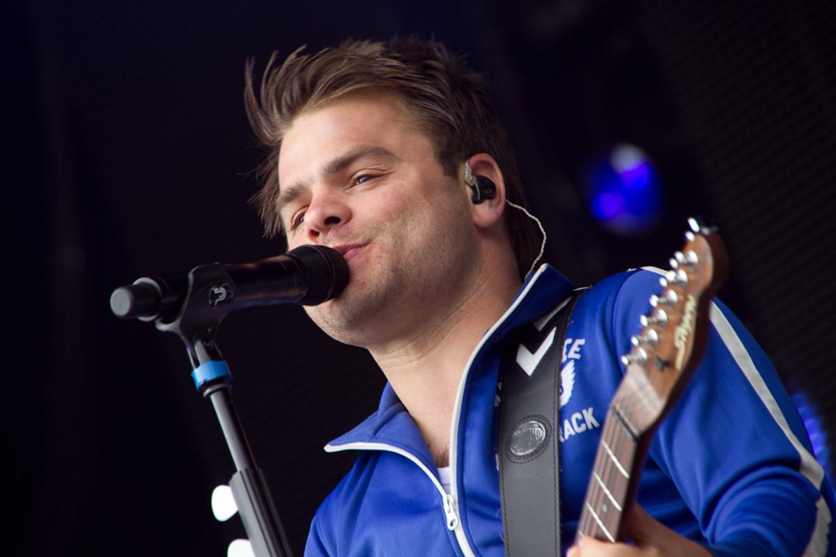 In de zon genietend van de artiesten: Breda Live 2011. foto Jorgen Janssens