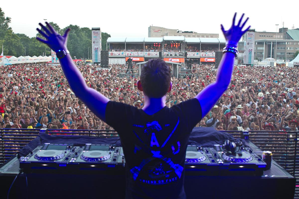 De jubileumeditie van Breda Live met Handsome Poets, Racoon, Go Back to The Zoo, Blof en Hardwell. foto Jorgen Janssens