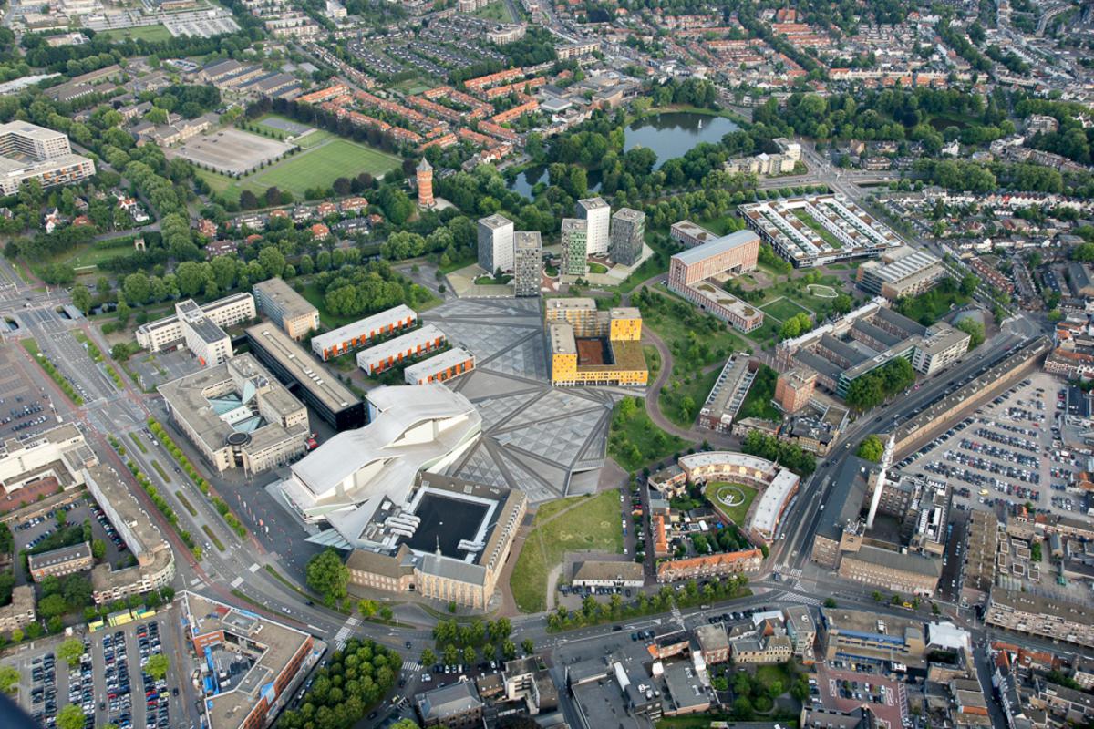 Breda uit de lucht gezien. foto Maj-Britta de Ruiter/Ad Ballon