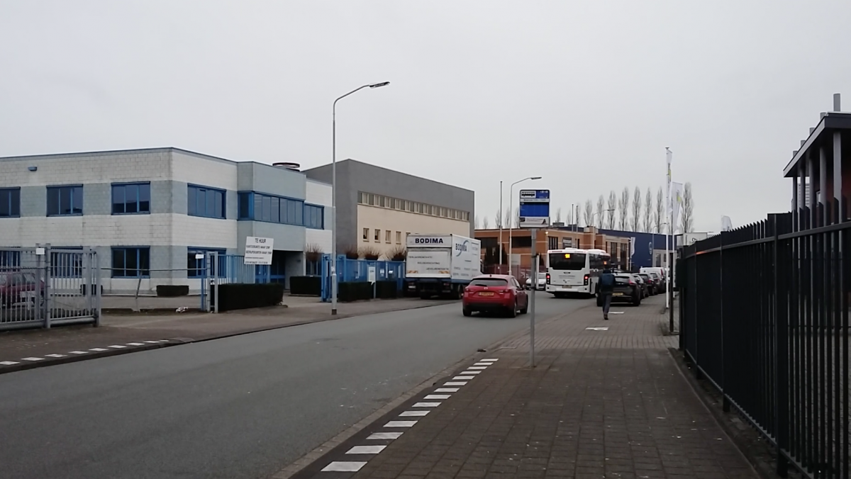 De bushalte bij het Minervum, die het dichtstbij Breepark ligt.
