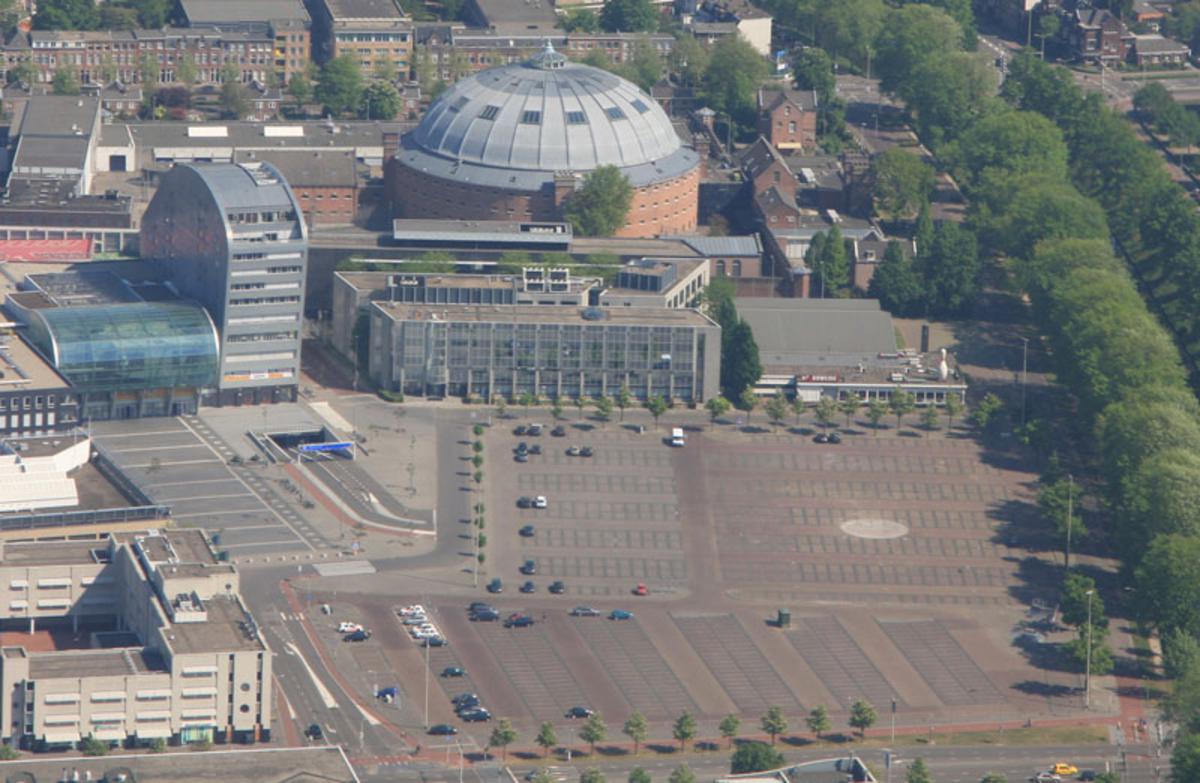 http://www.bredavandaag.nl/nieuws/cultuur/2010-12-03/chasse-theater-zit-een-moeilijke-hoekfoto Erik Eggens