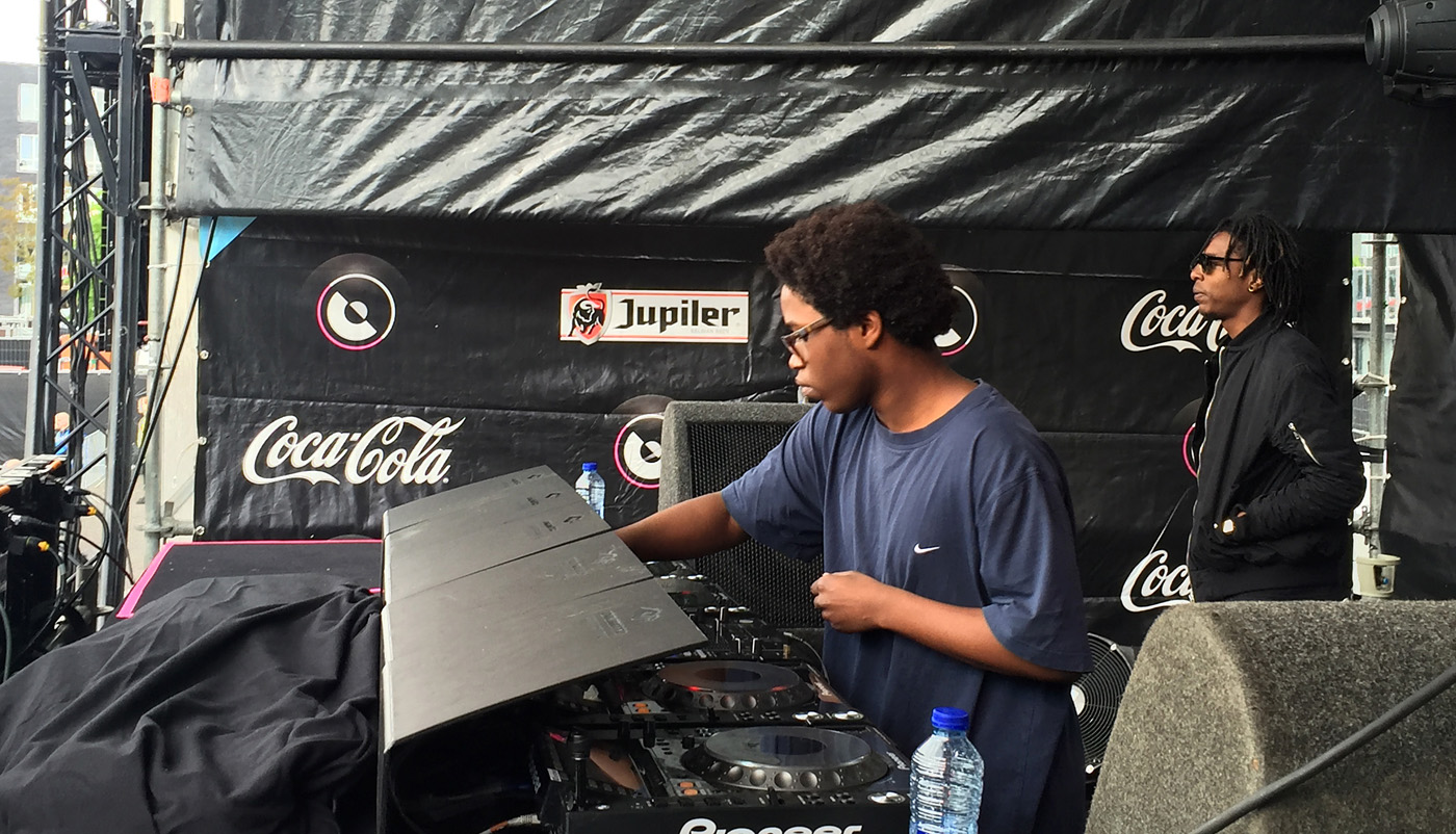 Winnaar van de DJ Clash Joshua J uit Breda opent Dancetour Breda 2016.