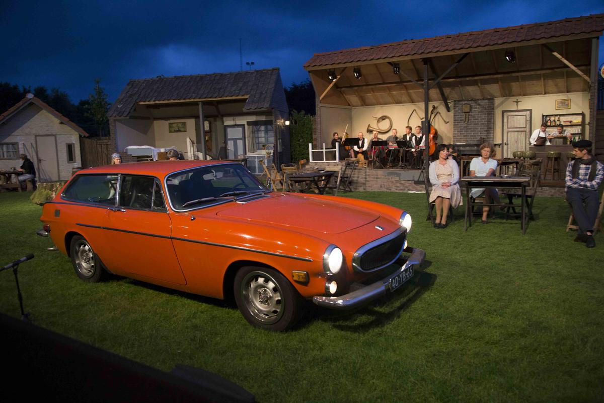 Baroniespektakel De Zwarte Ruiter. Theater op het veld van Baronie. foto Odyllia Dolne