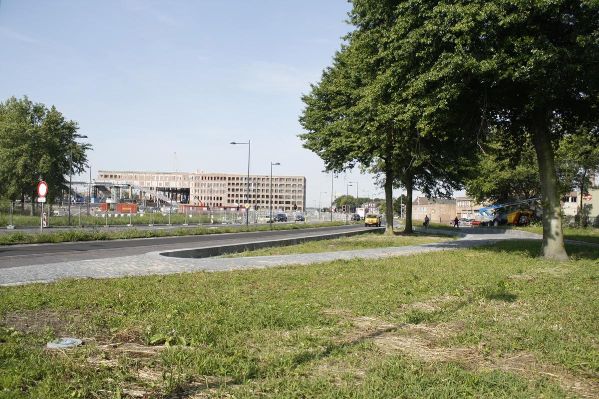 Het plan voor Drie Hoefijzers Noord is in het eerste half jaar van 2014 omgevormd. Meer grondgebonden woningen en minder kantoren.
