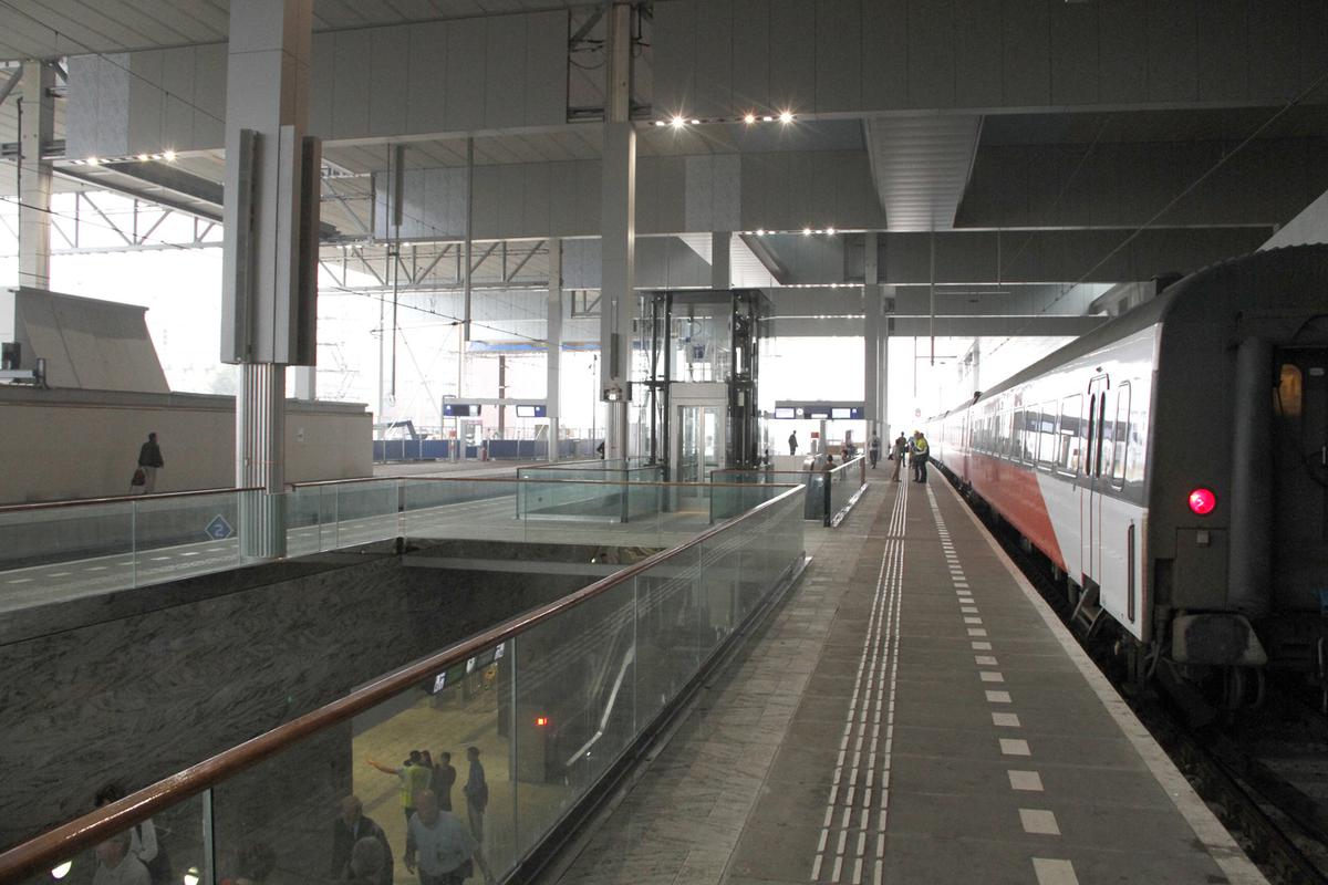 Breda Centraal, vertrek Intercity Direct.