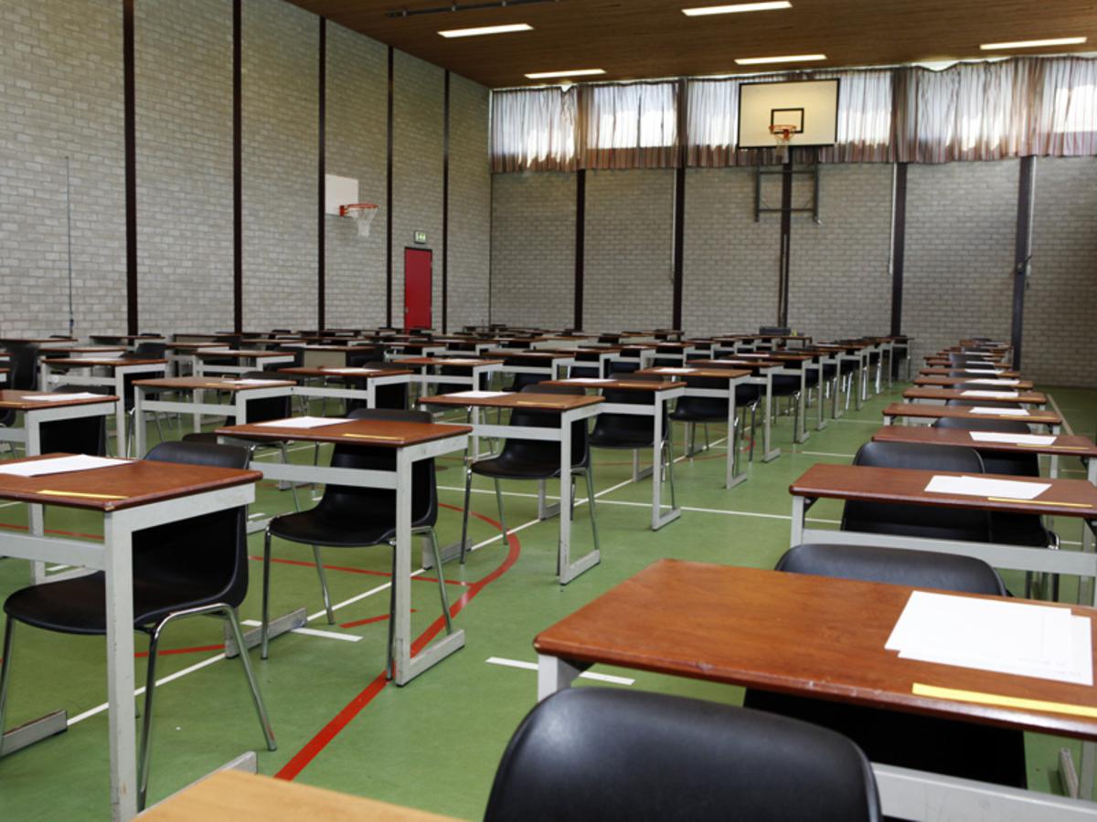 De laatste dag van de eindexamens voor de leerlingen van de Nassau foto Ilse Lukken