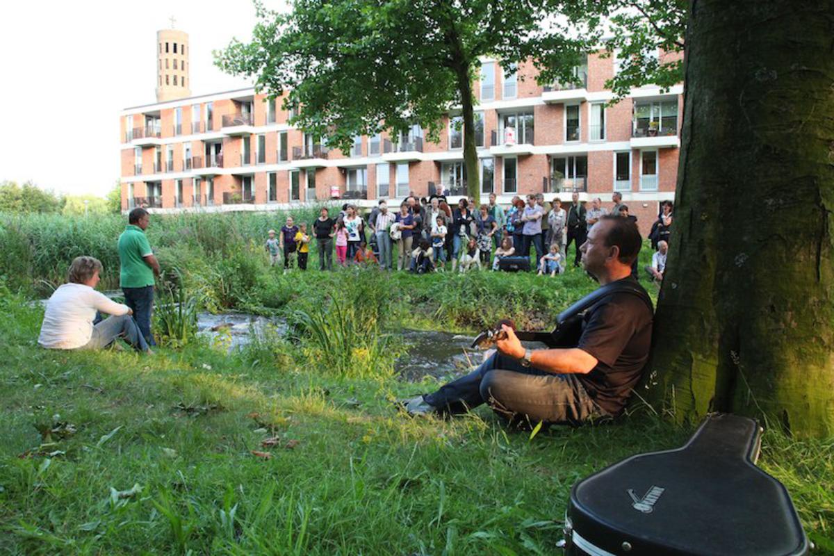 Het theaterfestival En Plein Public Brabantpark, 15 juli 2011 foto Peter Visser