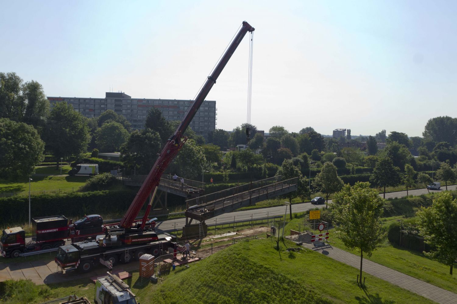http://www.bredavandaag.nl/nieuws/economie/46915/2011-04-04/werk-aan-nieuwe-fietsbrug-a27-van-startfoto Erik Eggens