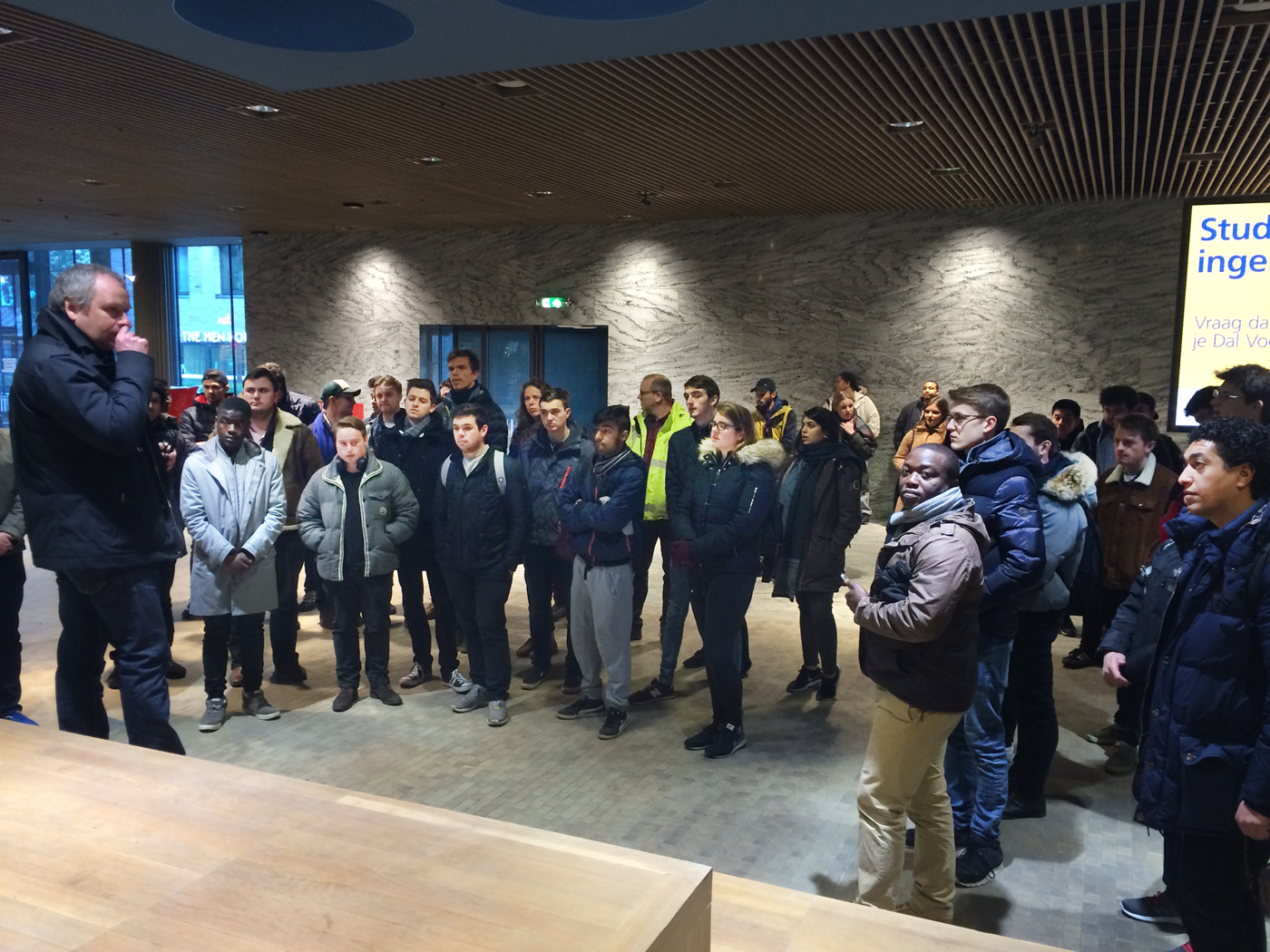Een groep Engelse architectuurstudenten bezocht donderdag 26 januari station Breda.