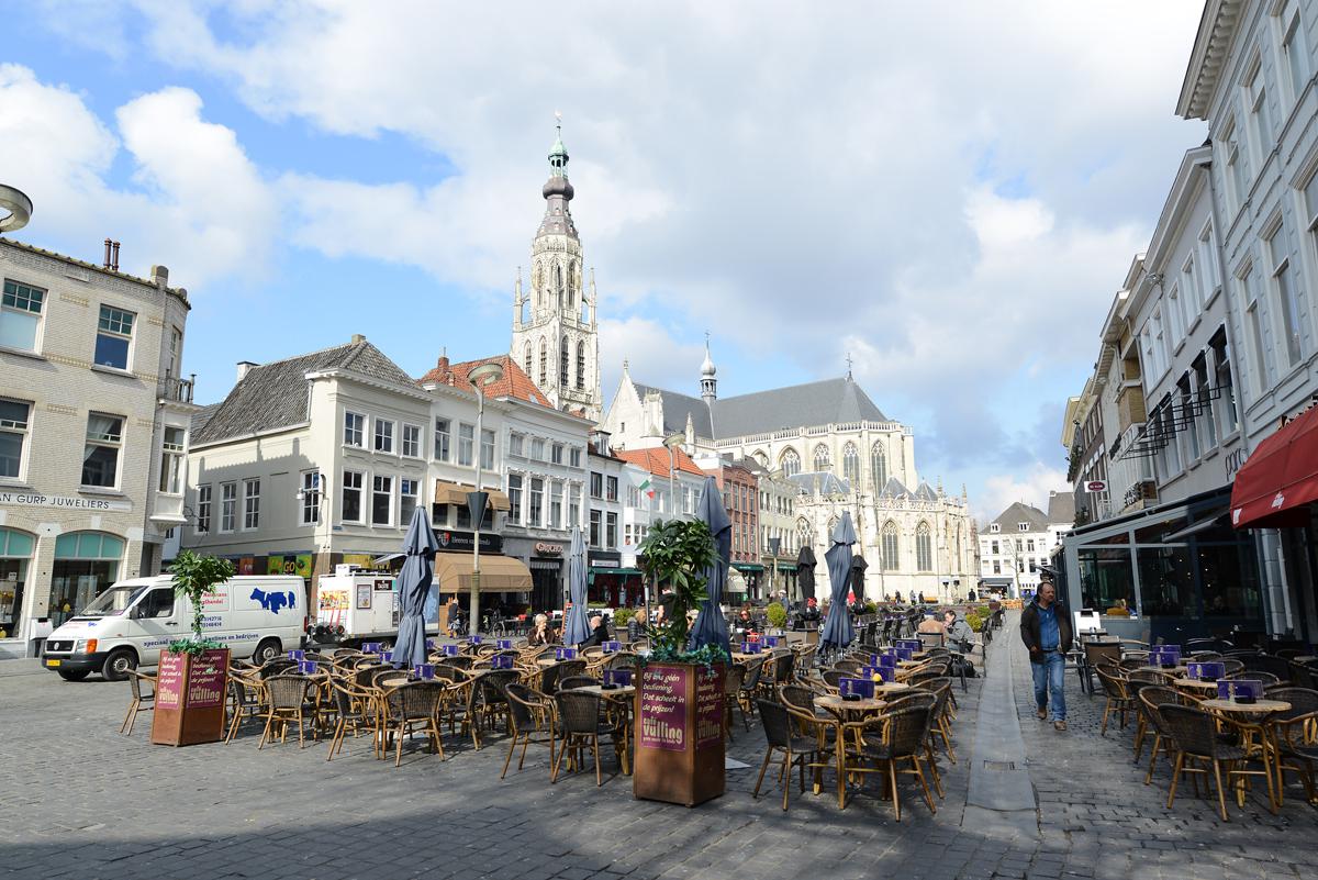 Terrassen Grote Markt. foto Hinke Rutten