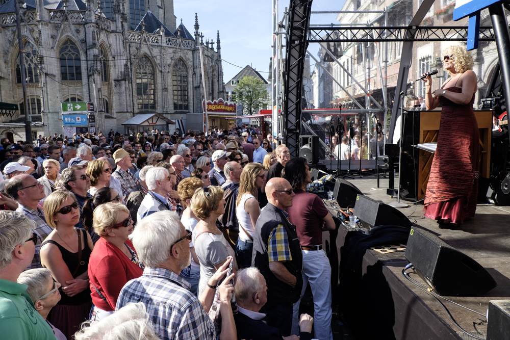 De eerste zeer zonnige dag van Breda Jazz Festival 2016, donderdag 5 mei.