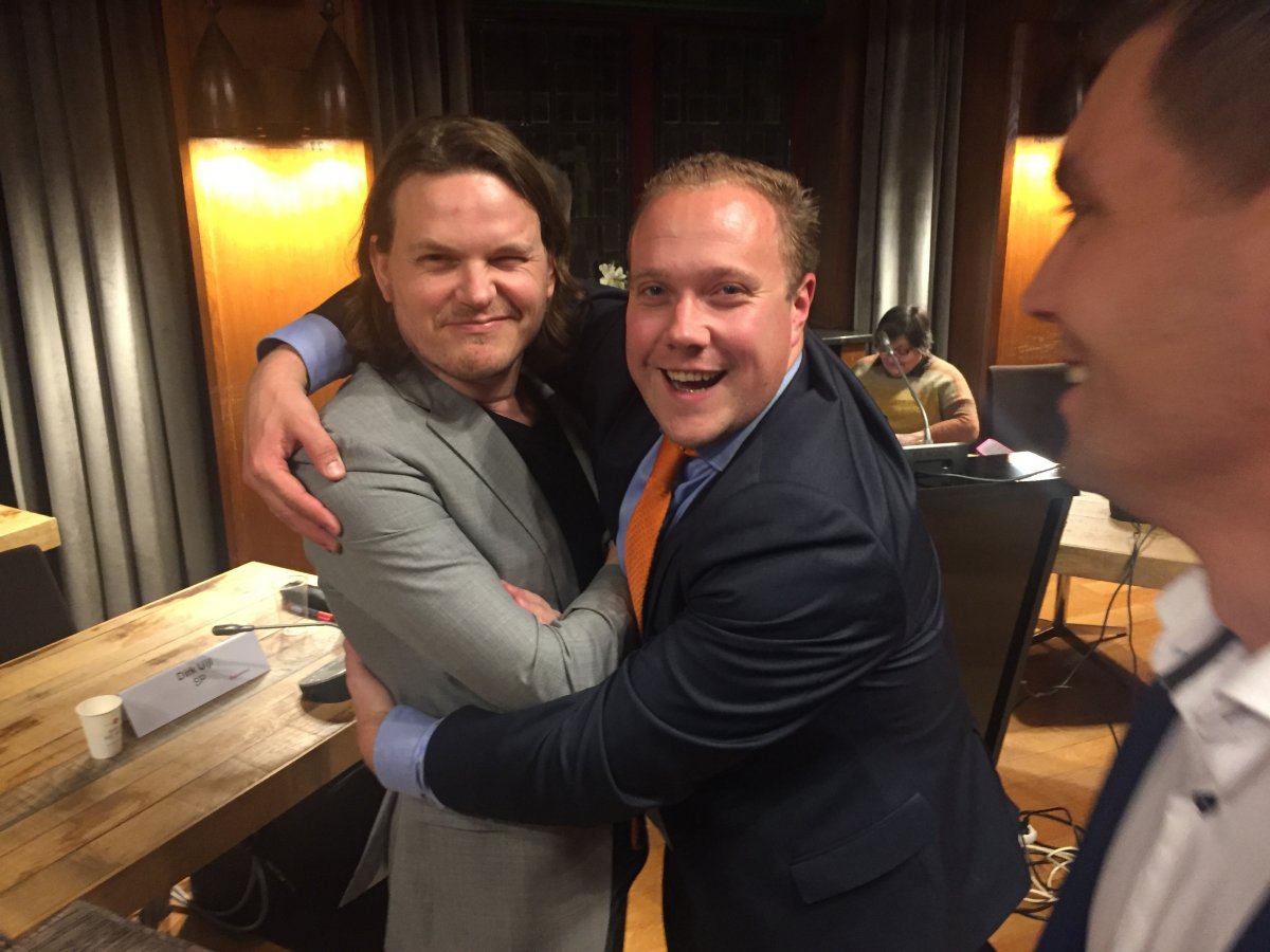 PvdA, VVD en D66 praten verder over coalitie