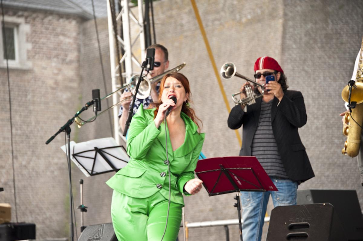 Mrs Hips viert een feestje op het Spanjaardsgat. foto Guido van der Kroef