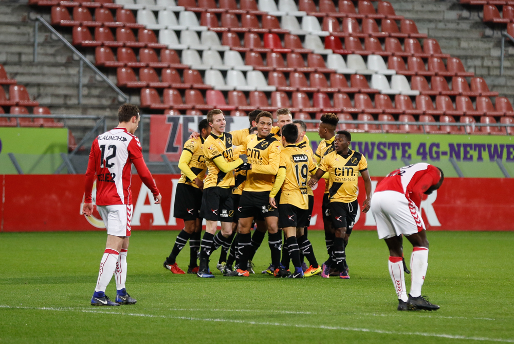 NAC speelt maandag 16 januari tegen Jong FC Utrecht inde Galgenwaard. Bij rust leidt NAC met 0-2.