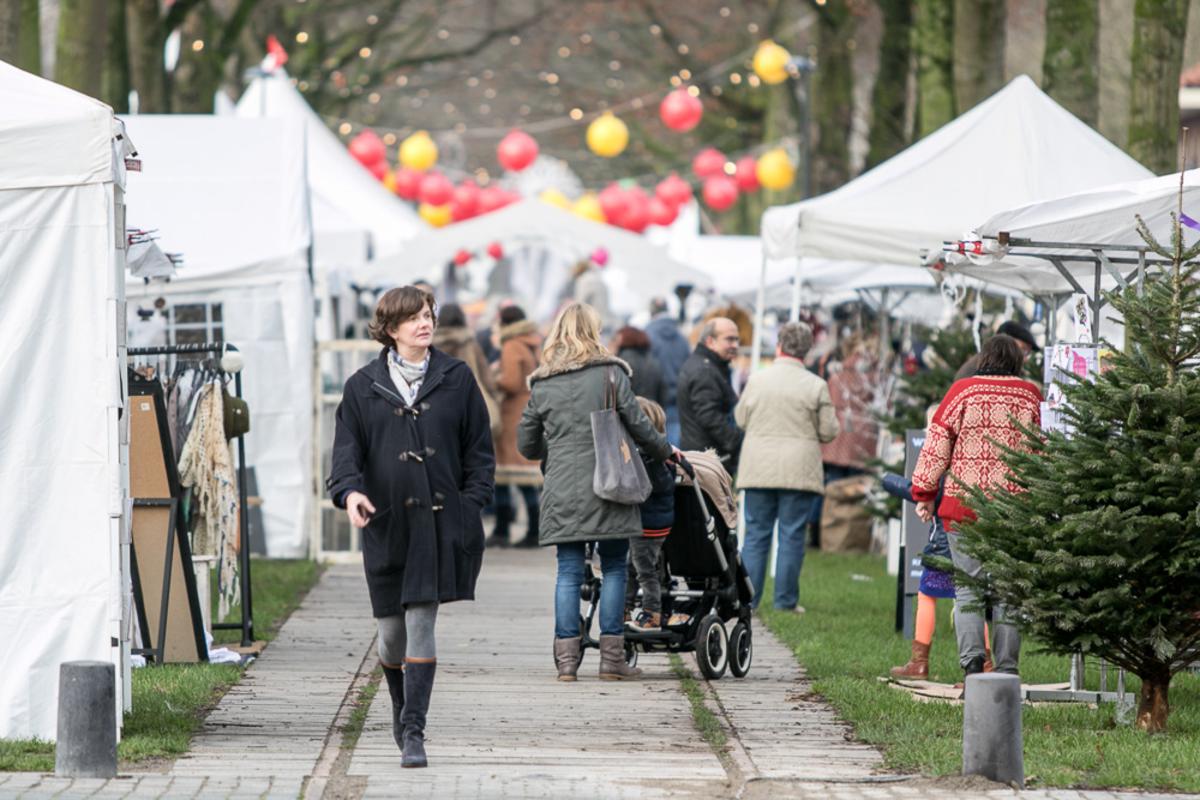 De Belcrum Wintermarkt op de Speelhuislaan.