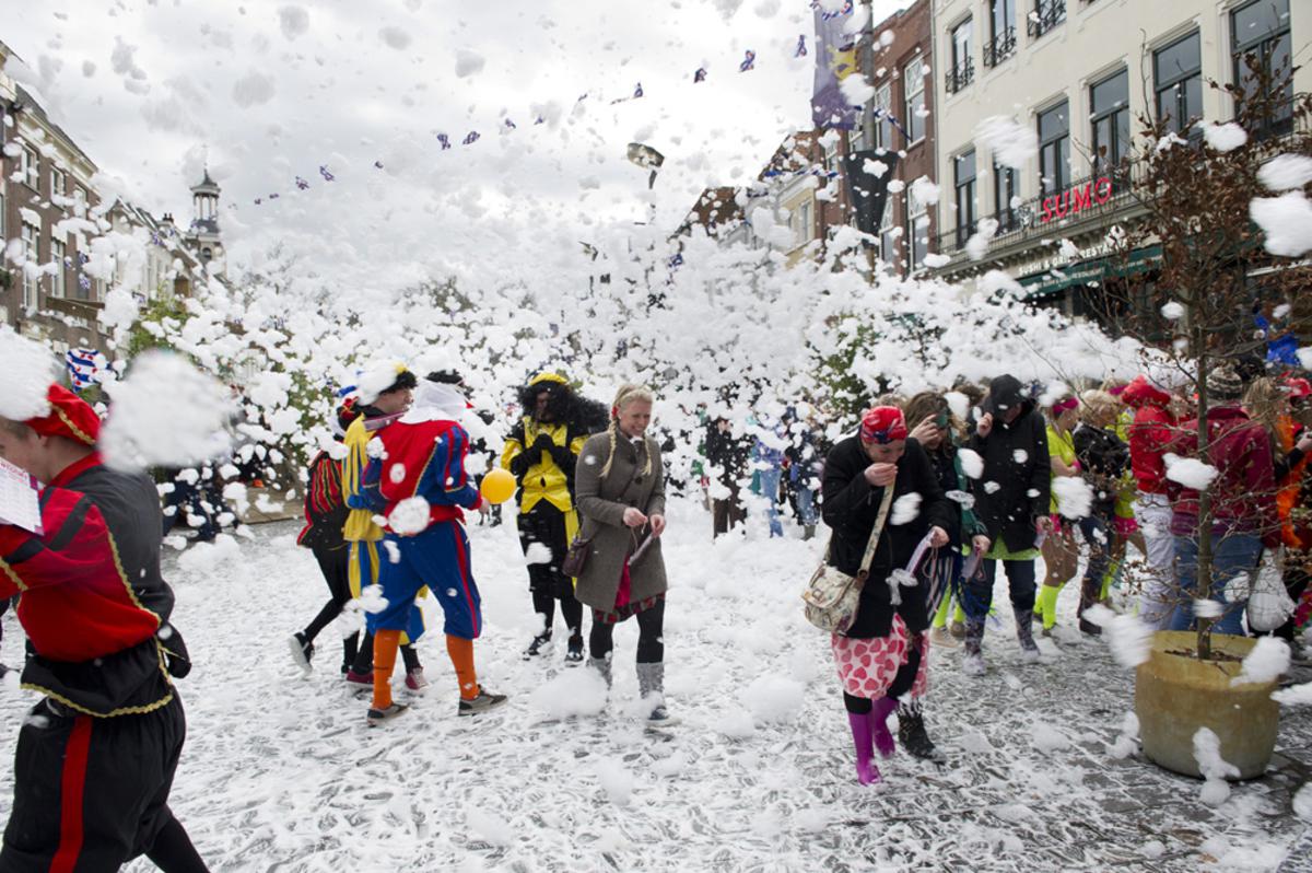 Langs 11 + 11 tot Friese steden en bezienswaardigheden omgetoverde cafés voor het Klunen in Breda. foto Janet Olde Wolbers