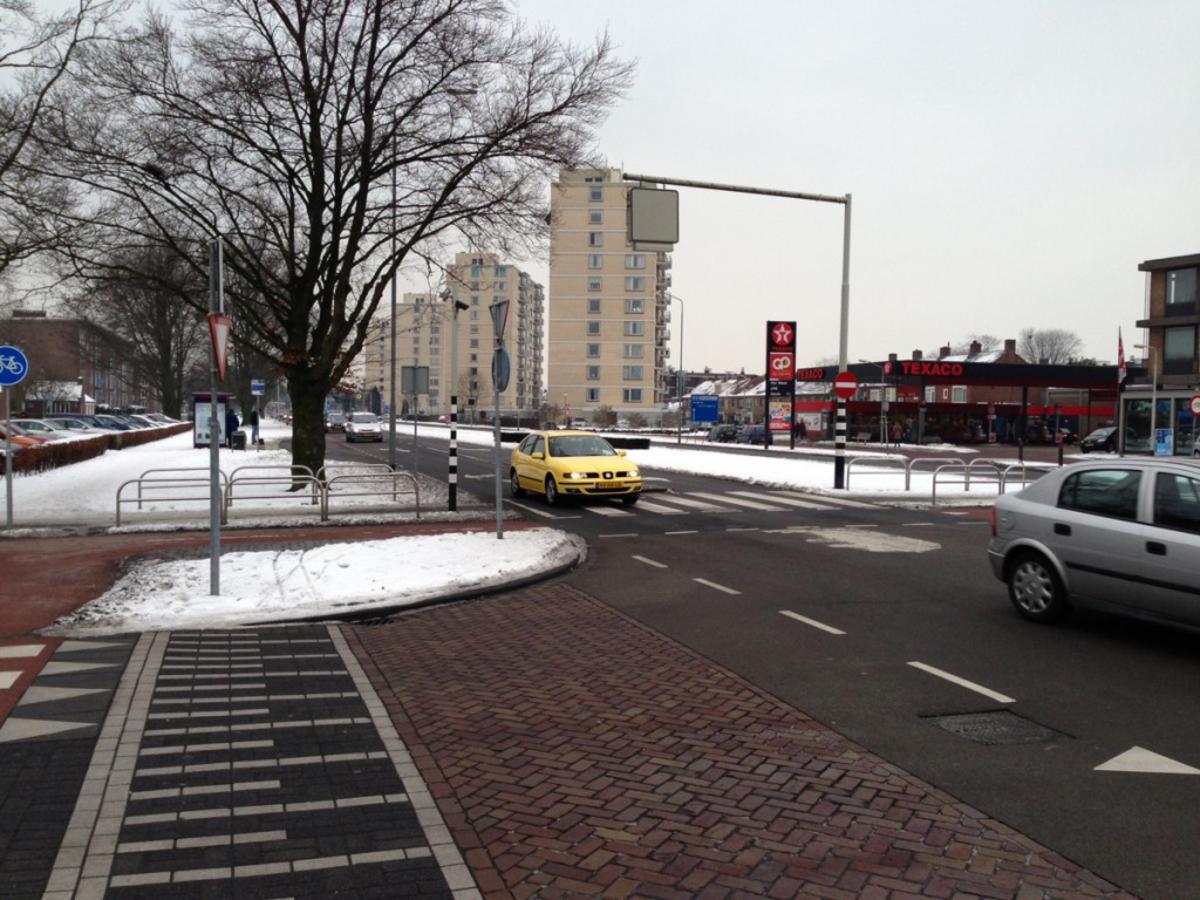 Kruispunt Graaf Hendrik III-laan en de Piet Heynlaan. foto Wijnand Nijs