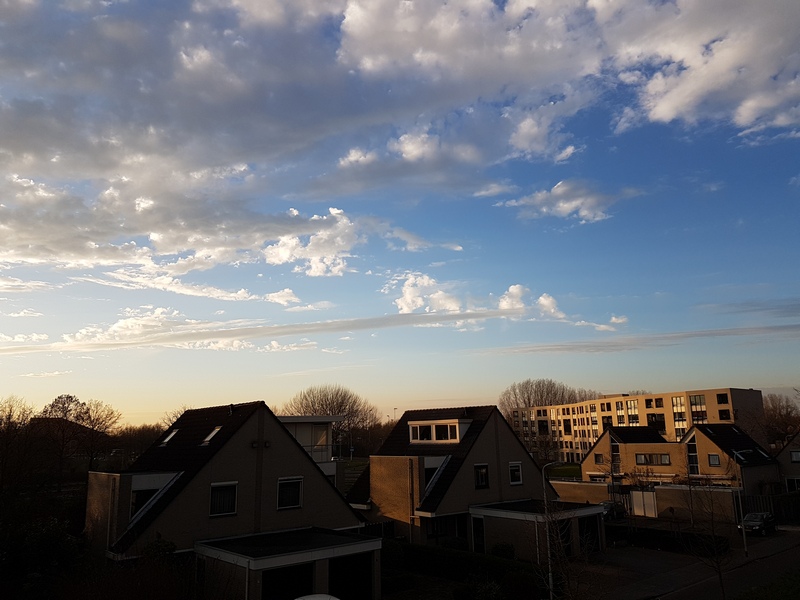 Fraaie wolkenvelden boven de Haagse Beemden