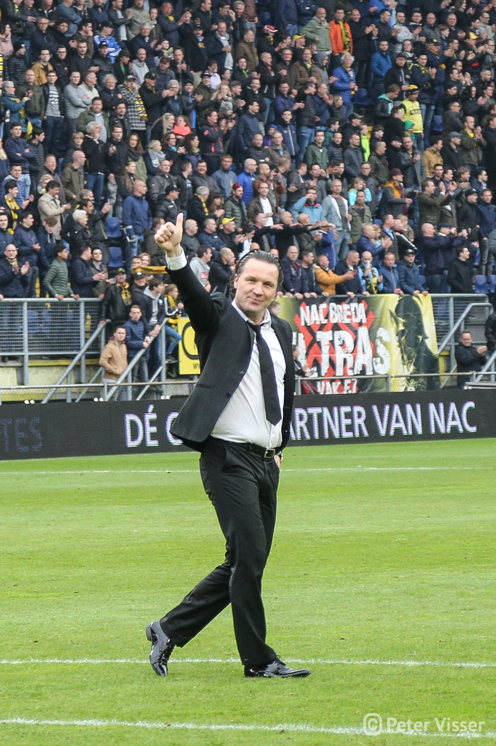 NAC heeft met 3-0 gewonnen van Heerenveen. Daarmee hebben de Bredanaars zich verzekerd van handhaving in de eredivisie.