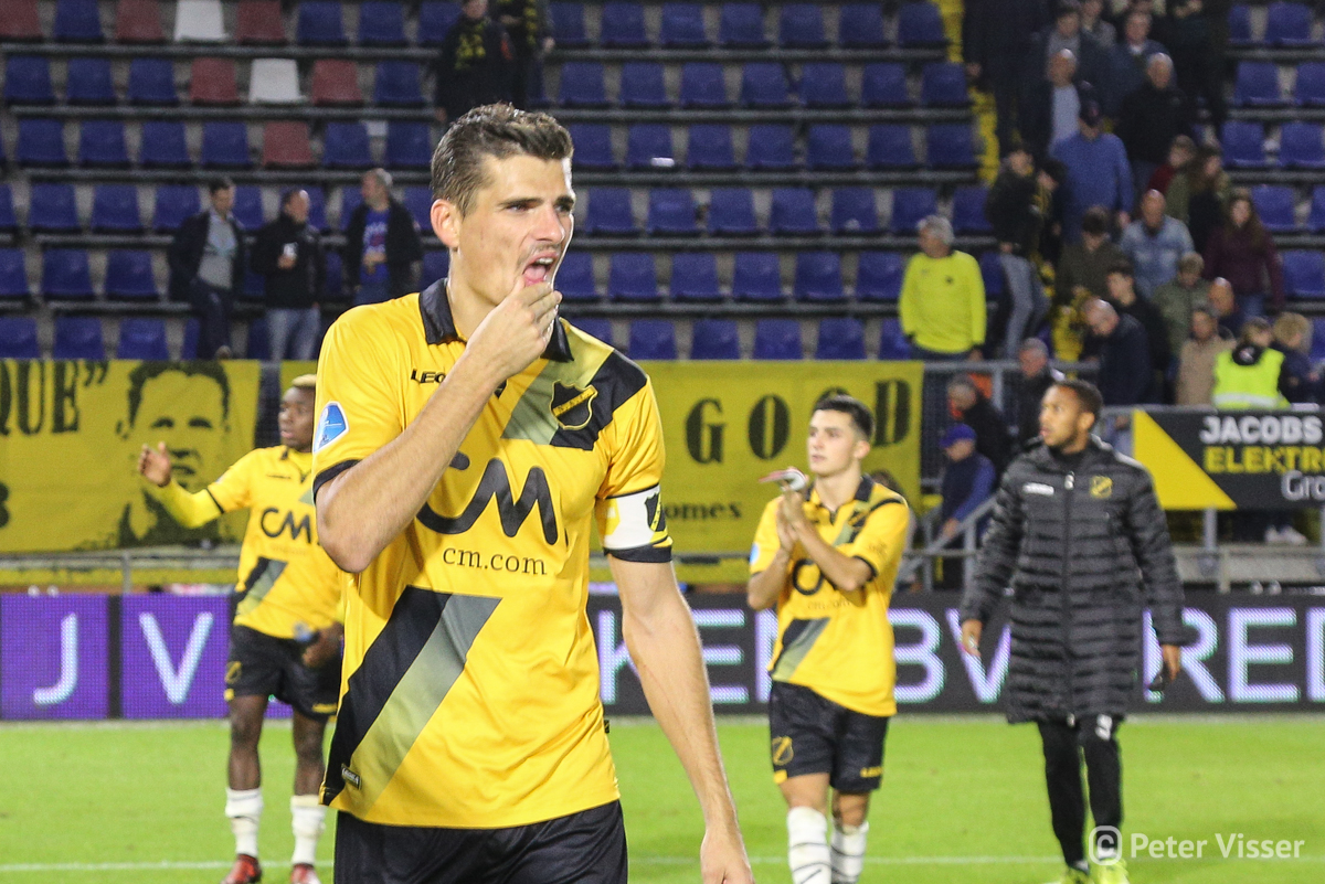 NAC verliest met 0-2 van PEC Zwolle, zaterdag 21 oktober 2017.