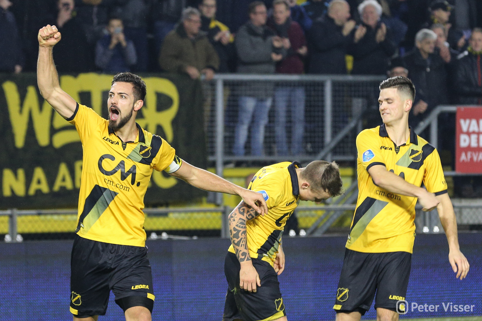NAC heeft de laatste thuiswedstrijd voor de winterstop met 3-1 gewonnen van FC Utrecht.