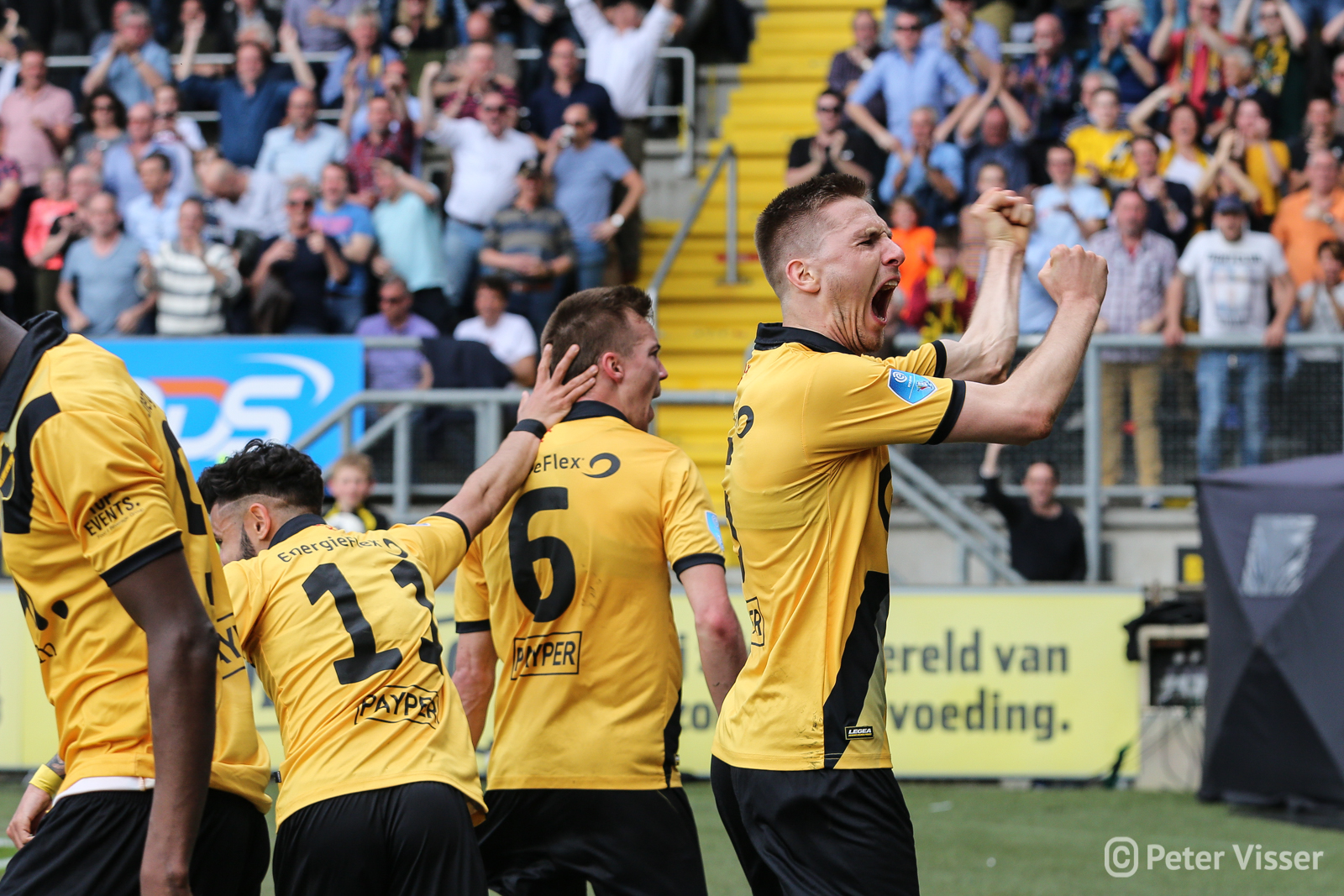 NAC heeft met 1-2 verloren van Willem II en is nog niet verzekerd van een verlengd verblijf in de eredivisie.