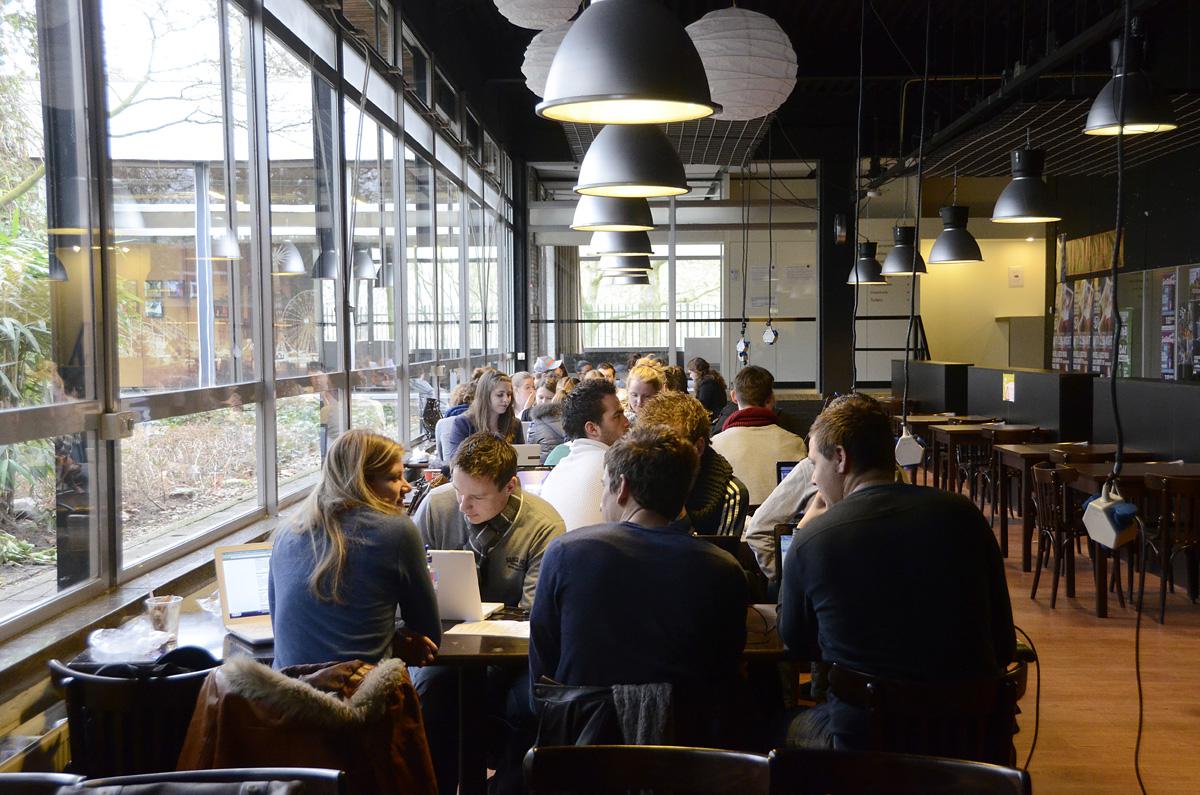 NHTV aan de Archimedesstraat. foto Hinke Rutten