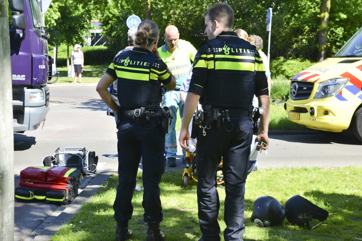 Gewonden bij aanrijding op kruising Emerparklaan-Tweeschaar