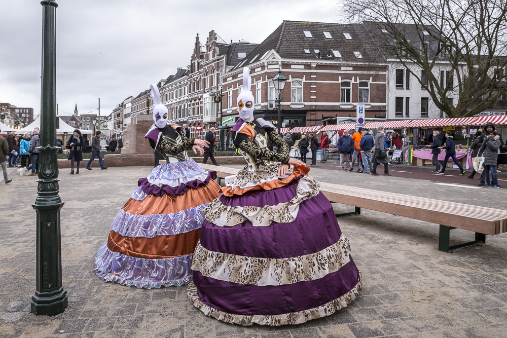 De Haagpoortbrug over de singel tussen de Haagweg en de Nieuwe Haagdijk is zaterdag officieel geopend.
