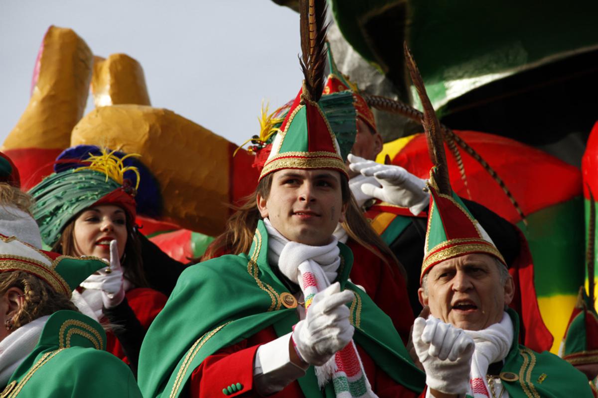 Prachtig weer, veel publiek en talloze creatieve creaties: de optocht van Boemeldonck van 2014. foto Wijnand Nijs