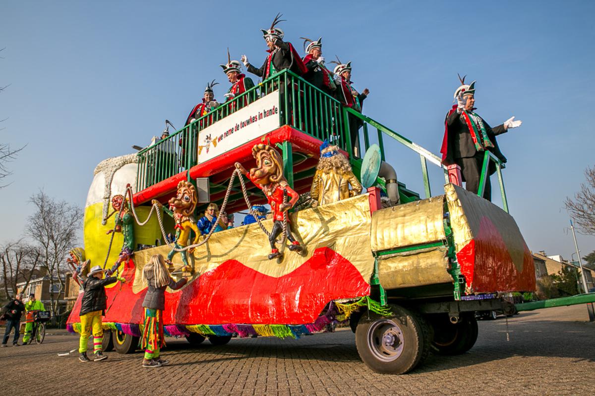 Totdenringen in de optocht van 2015, maandagmiddag 16 februari.