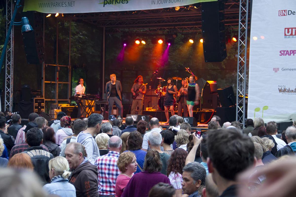 Nederlandstalige reggae van Maanzaad tijdens Palm Parkies op 17 juli 2012. foto Patricia Rompa
