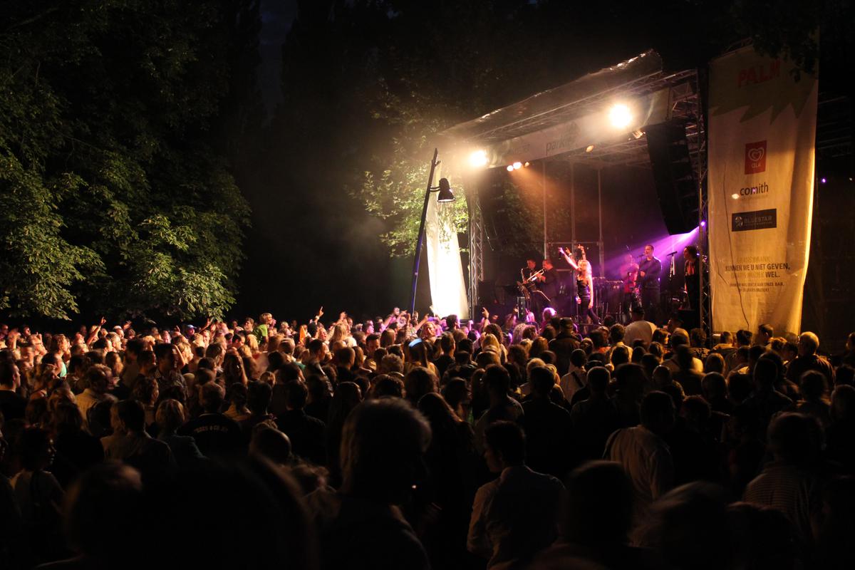 De laatste avond Parkies van de zomer 2011 trok weer veel volk foto Raymond Tillieu