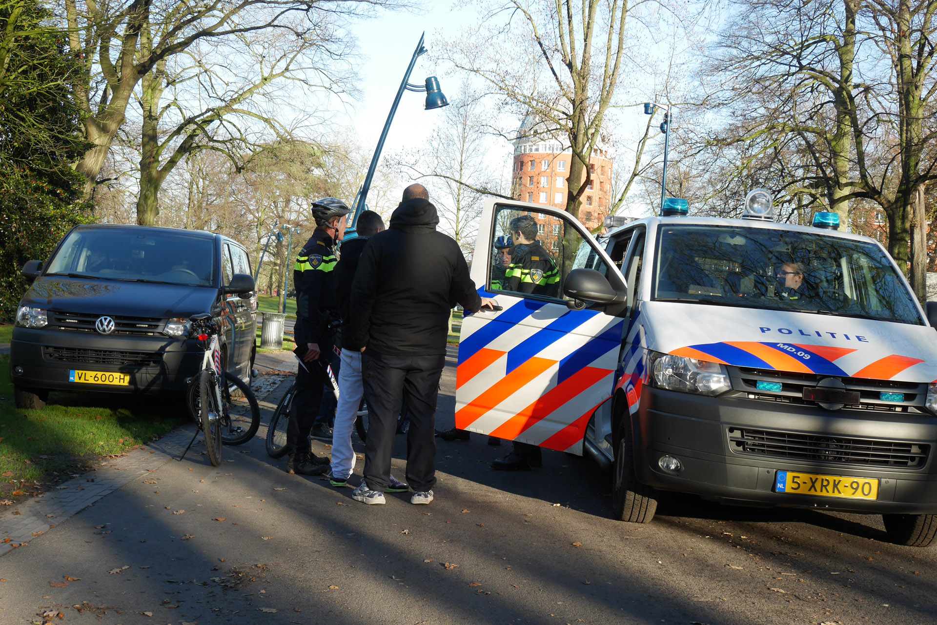 De politie heeft meerdere personen aangehouden tijdens een tweedaagse actie tegen drugsoverlast in het Valkenberg.