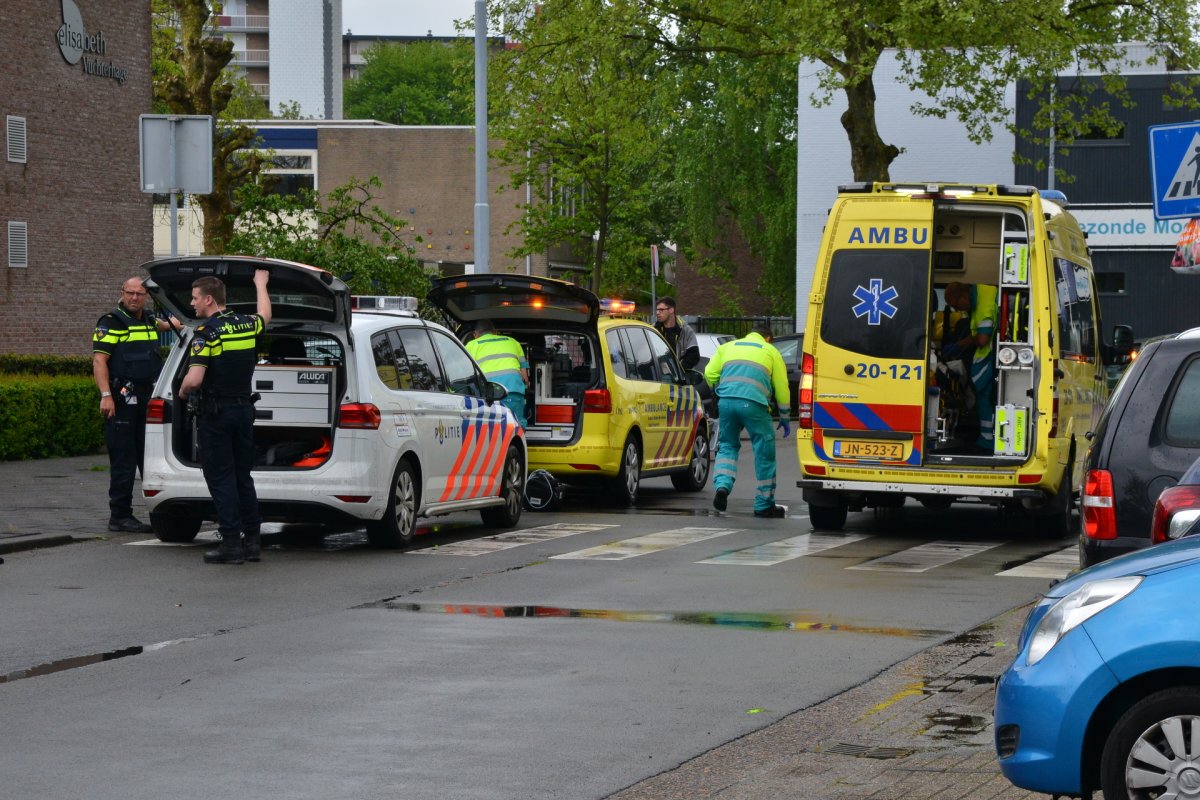 Persoon in Roeselarestraat om onbekende reden overgebracht naar ziekenhuis