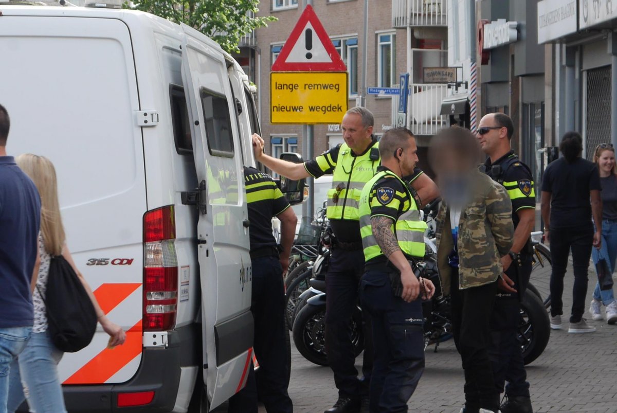 Update: gearresteerde man Prinsenkade/Haagdijk dreigde in tattooshop