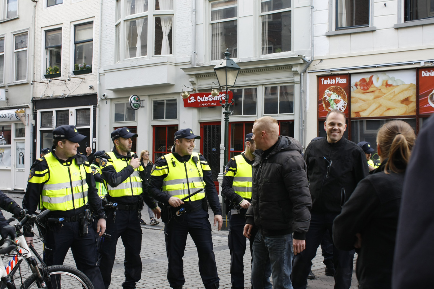 De politie oefent dinsdag 19 april op situaties in het uitgaansleven in Breda.