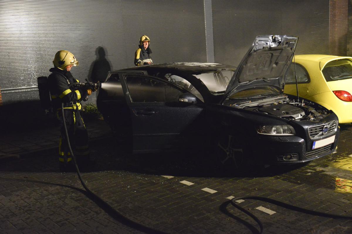 Autobrand Bisonstraat. foto Perry Roovers/SQ Vision