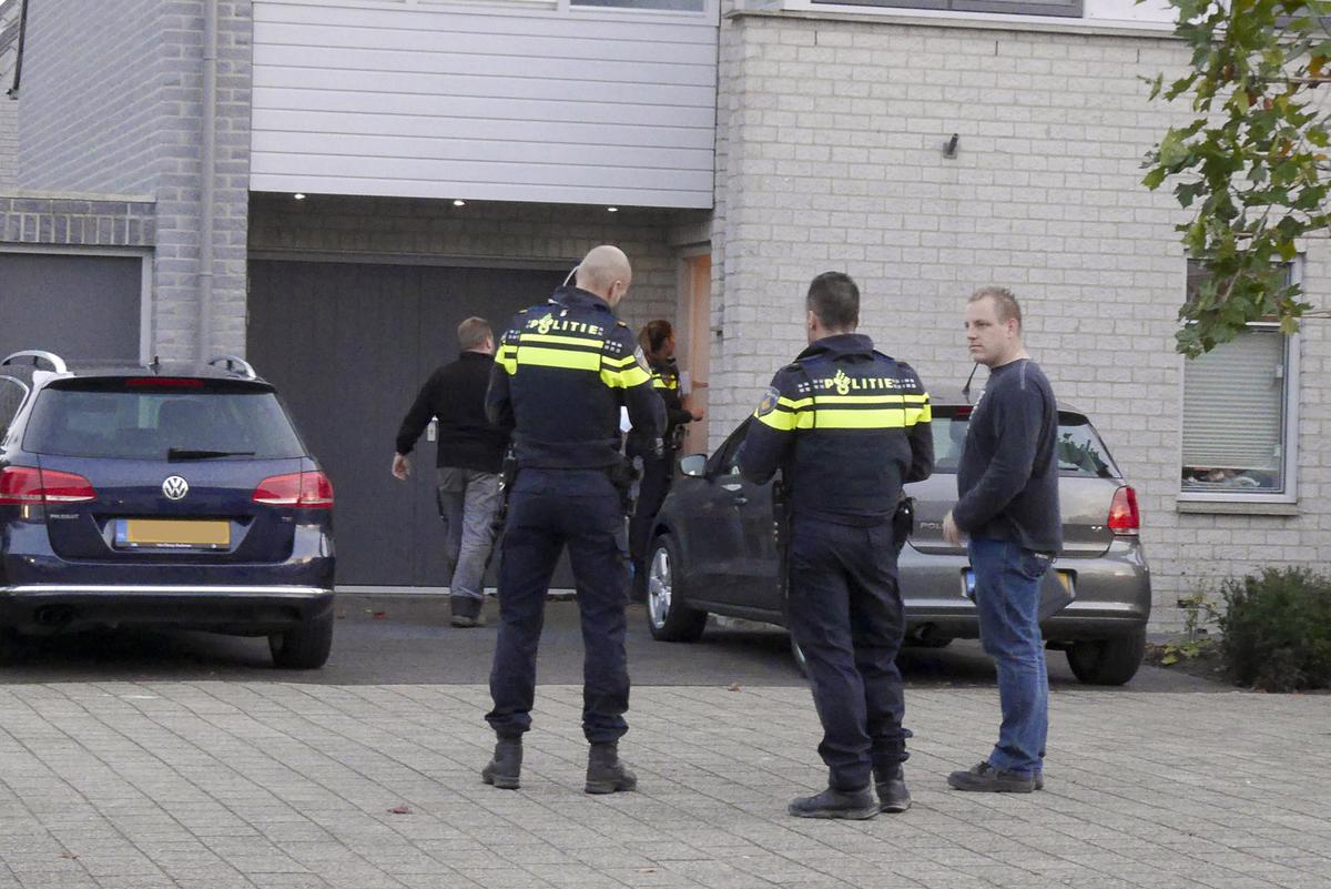 In de Haagse Beemden is vrijdag 's middags en in het begin van de avond op verschillende plaatsen gezocht naar een hennepplantage.