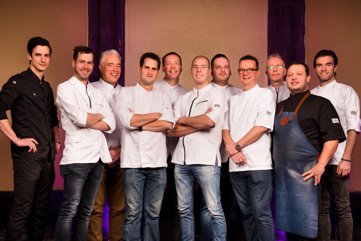 De twaalf chefs van de deelnemende restaurants aan de Smakelijk Breda Restaurantweek 2017.