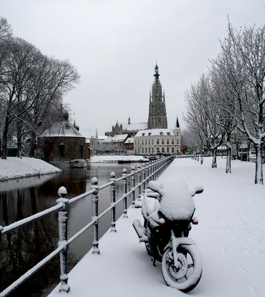 En weer sneeuwt het in Breda.
