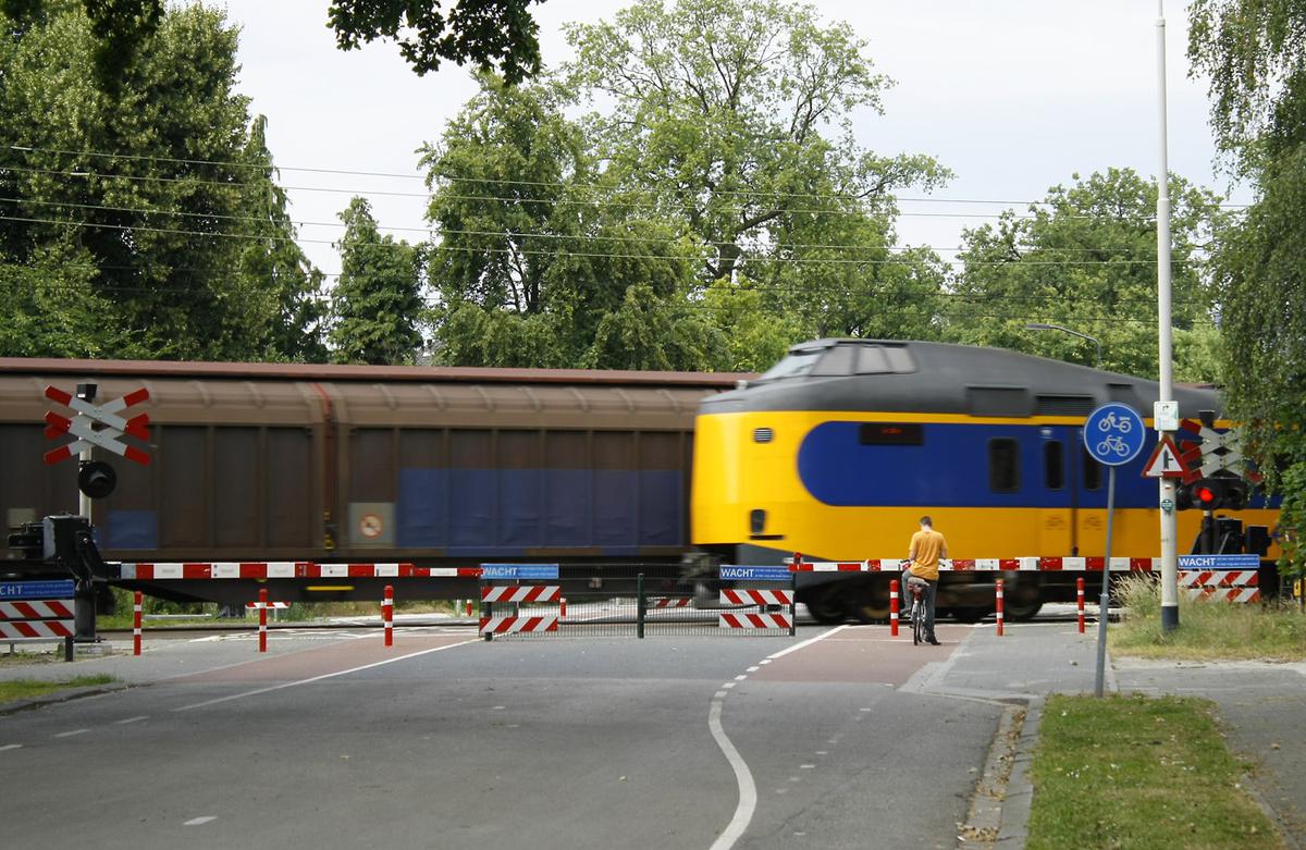 Spoorwegovergang Oosterhoutseweg juli 2014. foto Wijnand Nijs