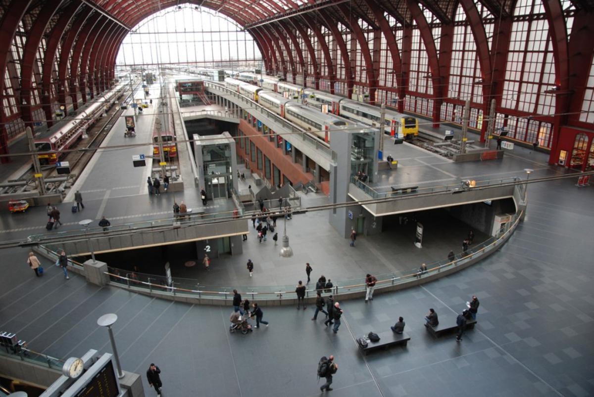 Station Antwerpen Centraal. Ooit aanlegplaats van de Fyra Breda-Antwerpen. foto Jeroen Thoolen