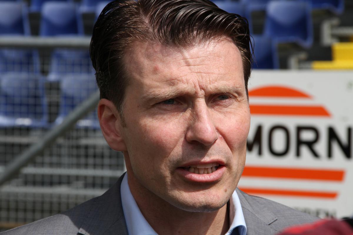 Het NAC-stadion wordt onder grote belangstelling aan een stresstest onderworpen.