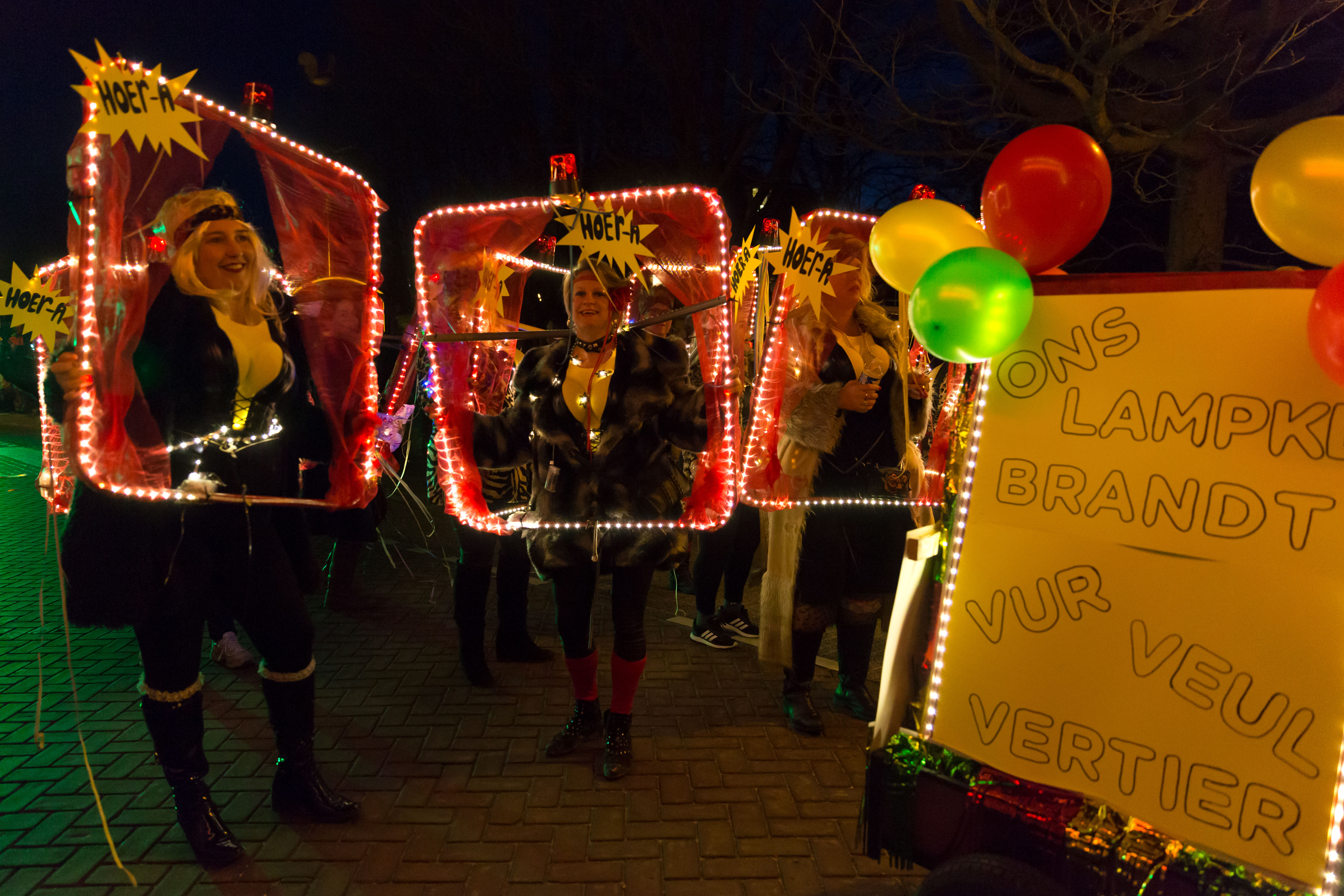 De eerste lichtjesoptocht van Totdenringen, maandag 12 februari 2018.