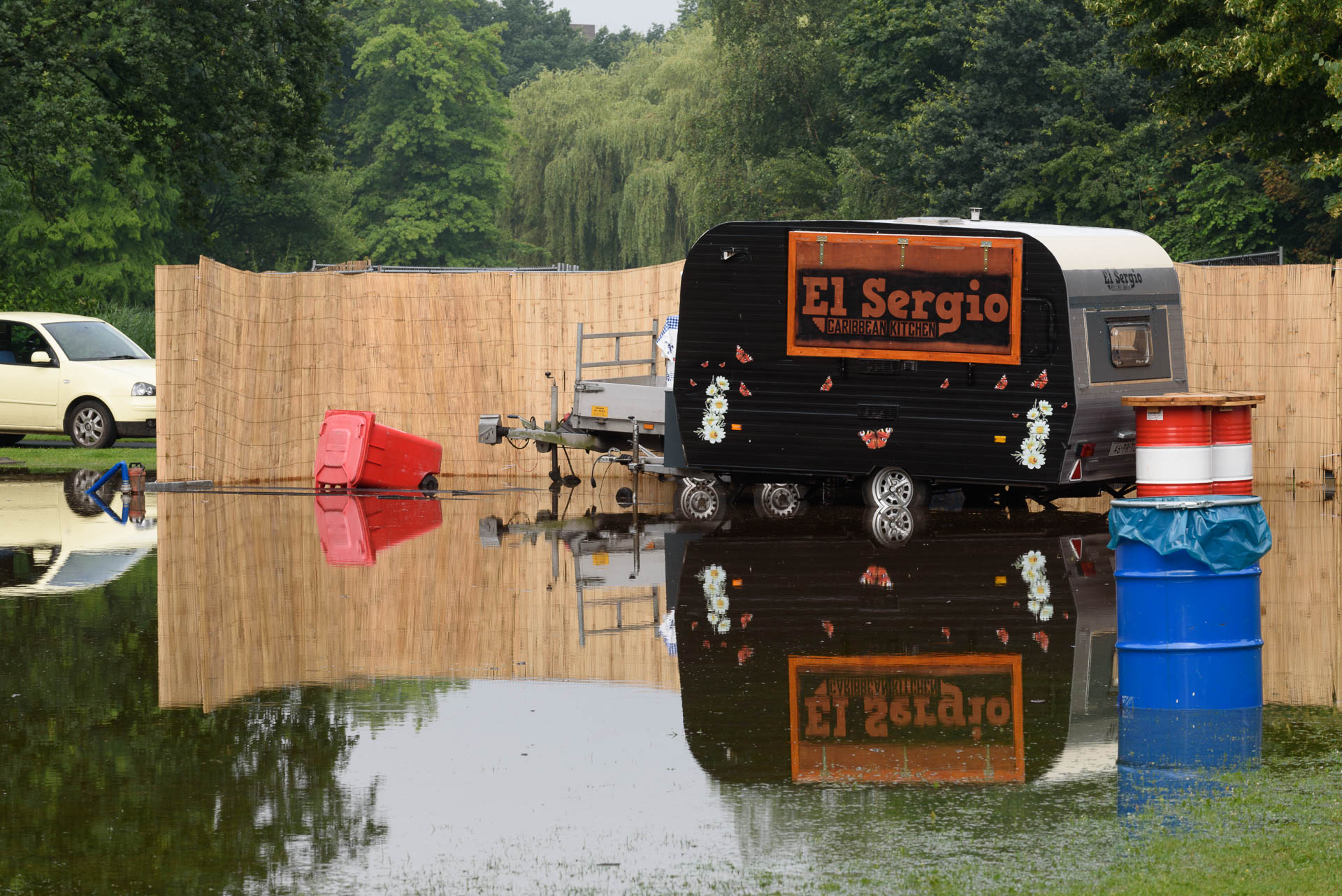 Wateroverlast in het Sonsbeeckpark bij Bumperkluiven.