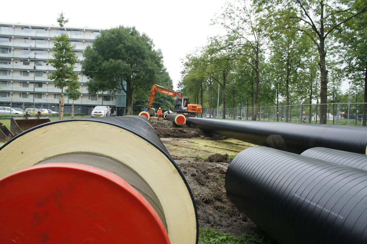 Vervanging van de warmteleidingen in de wijk Biesdonk. foto Wijnand Nijs